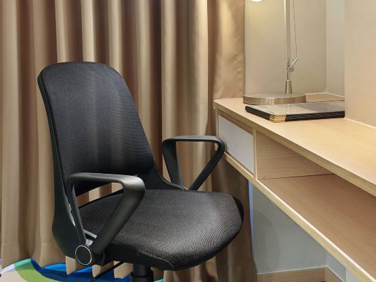 Фото Holiday Inn Express Jakarta Wahid Hasyim, an Ihg Hotel