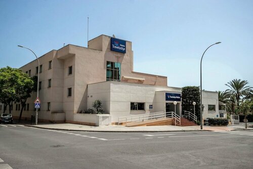 Гостиница Travelodge Alicante Puerto в Аликанте