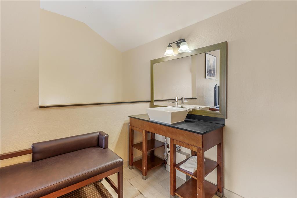 Фото Best Western Alamo Suites