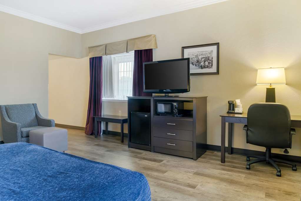 Фото Best Western Greenfield Inn