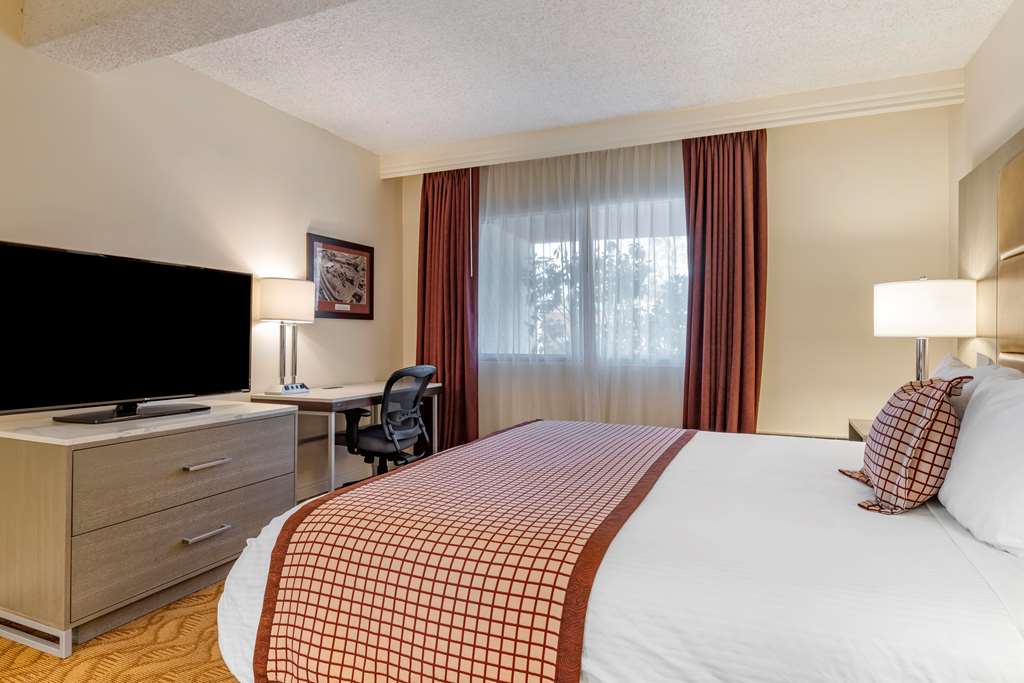 Фото Best Western Plus Thousand Oaks Inn