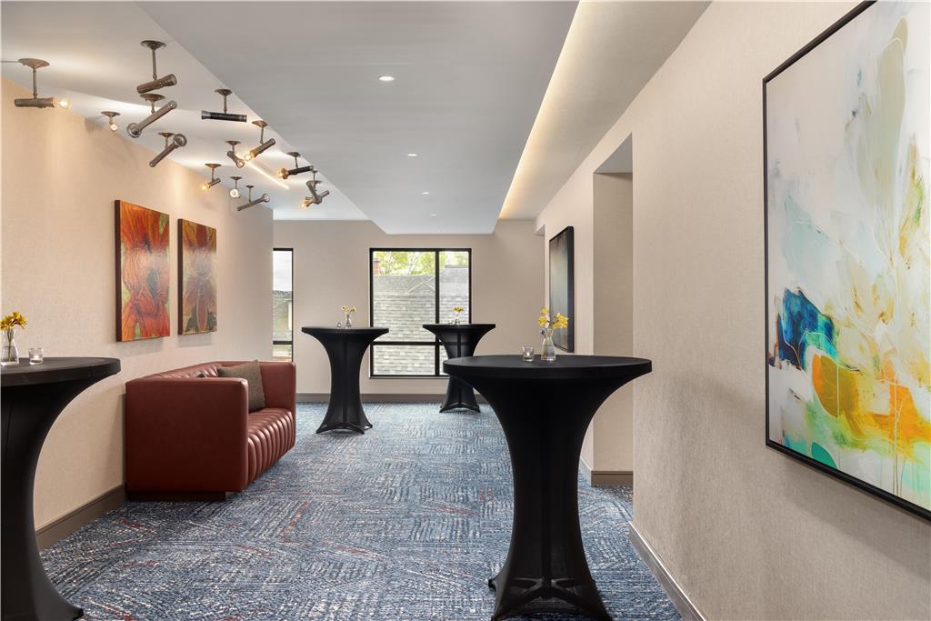 Фото Hilton Garden Inn Burlington Downtown