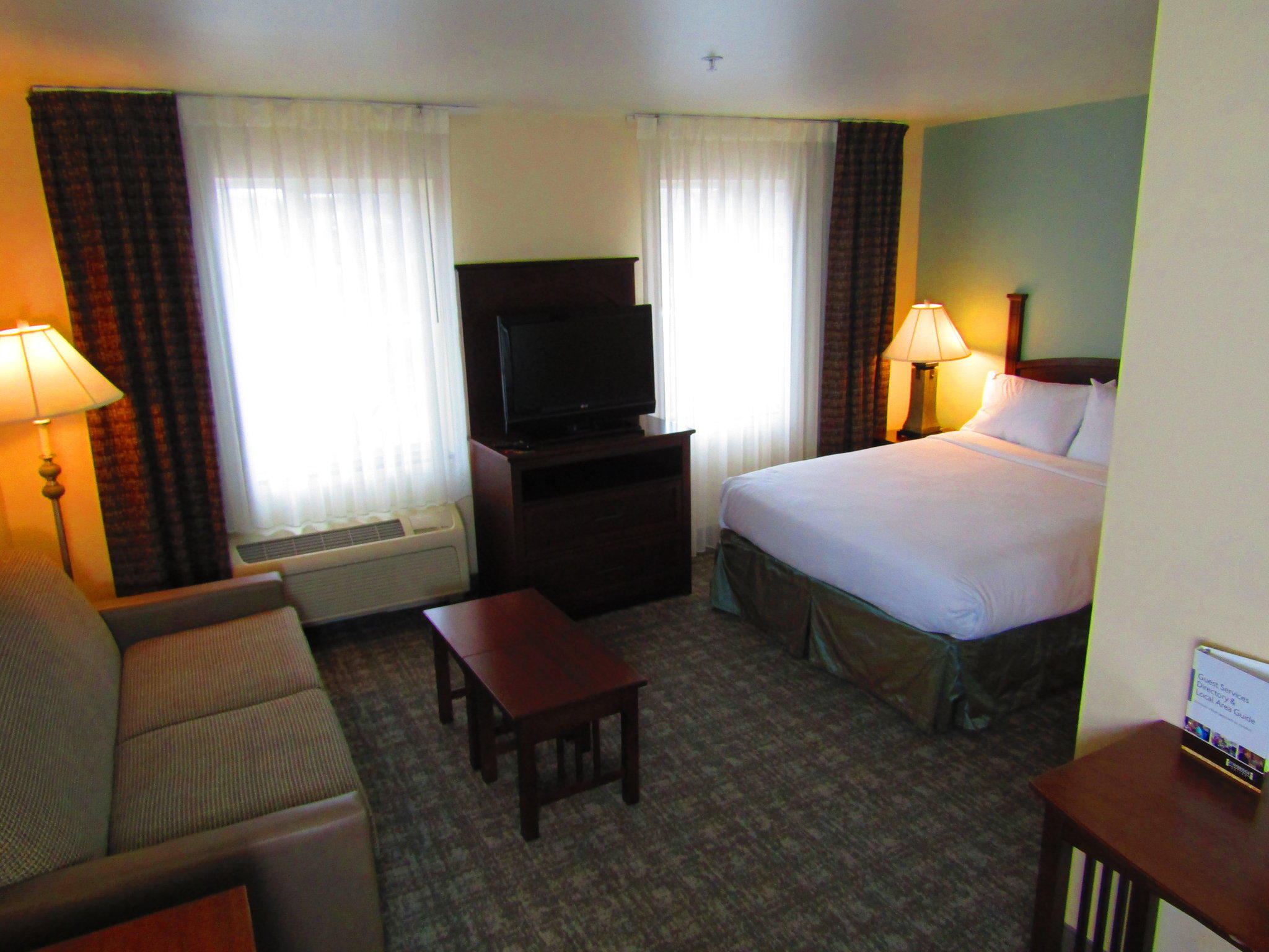Фото Staybridge Suites Rochester University, an Ihg Hotel