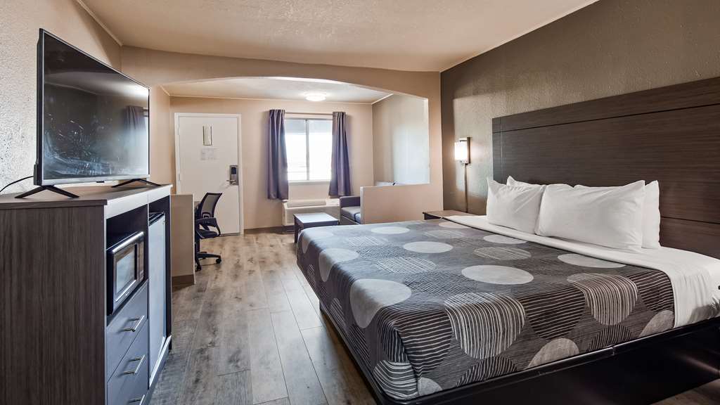 Фото SureStay Hotel by Best Western Olathe