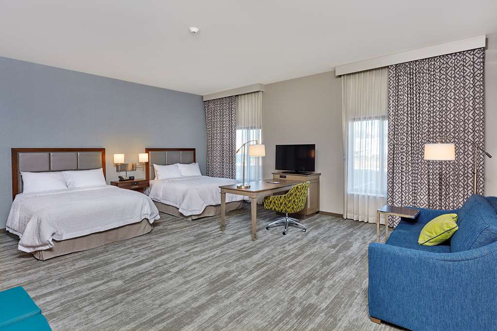 Фото Hampton Inn & Suites Sacramento at Csus