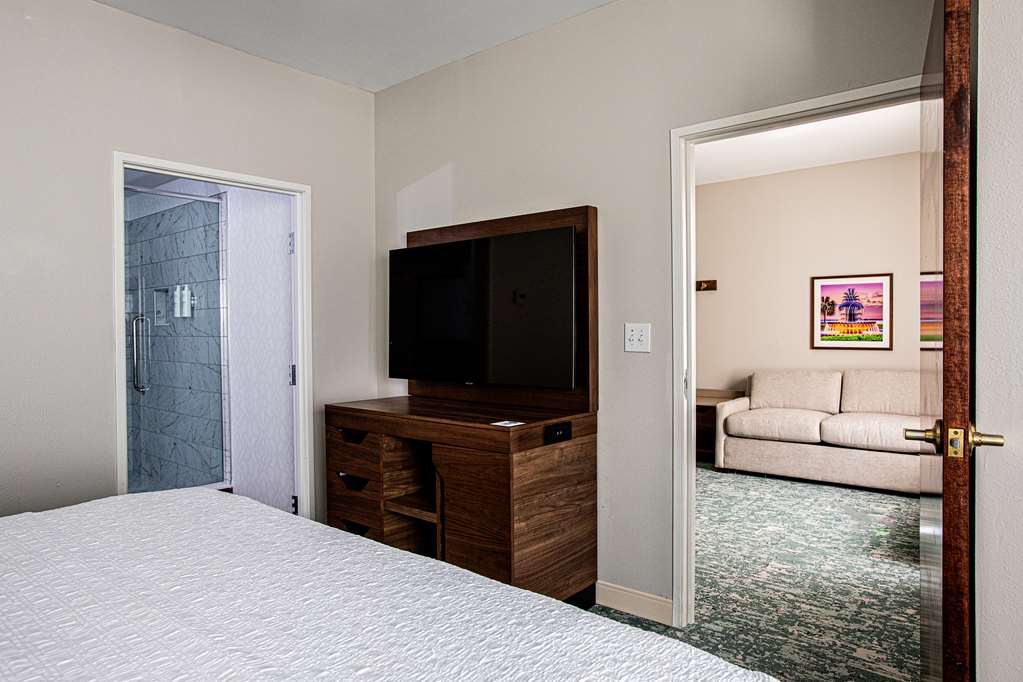 Фото Hampton Inn & Suites Charleston/West Ashley