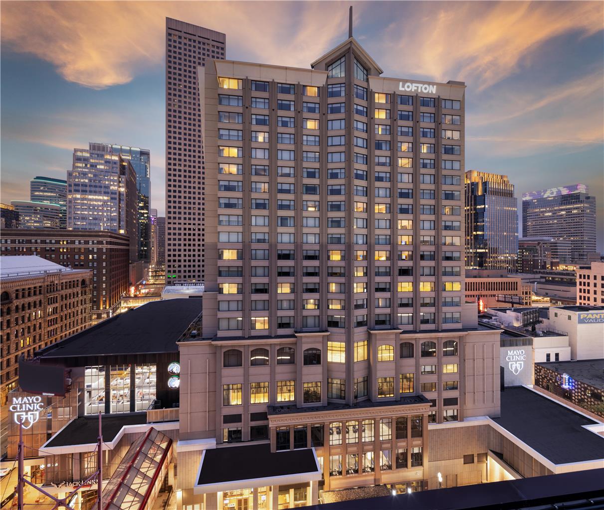 Фото отеля 2