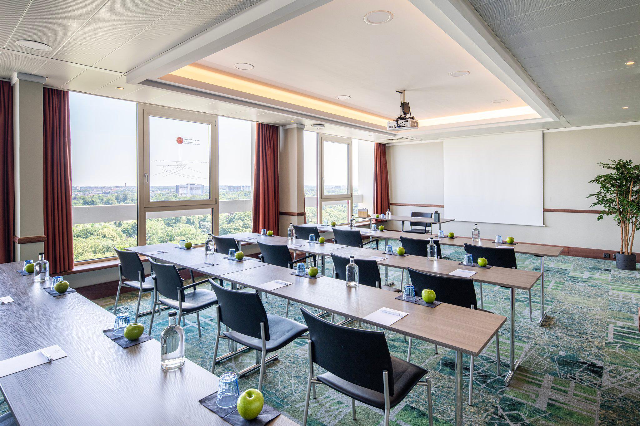 Фото Crowne Plaza Antwerpen by IHG
