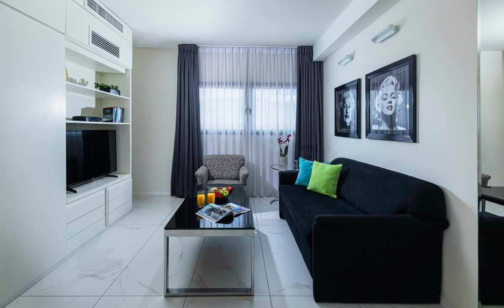 Фото Best Western Regency Suites Hotel