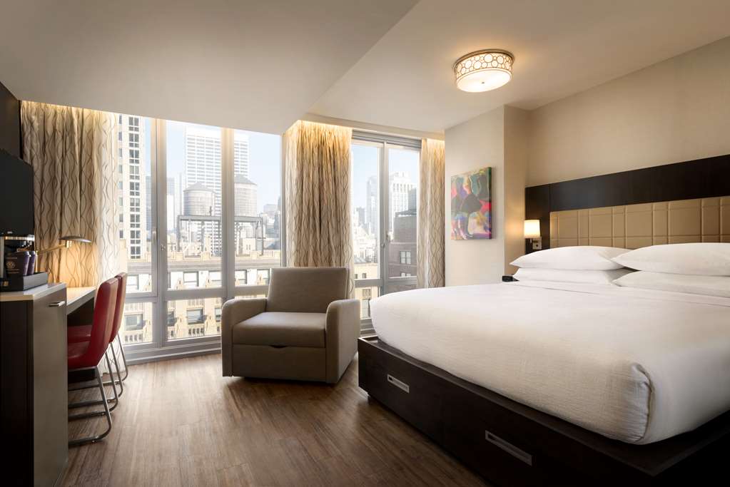 Фото Embassy Suites by Hilton New York Manhattan Times Square