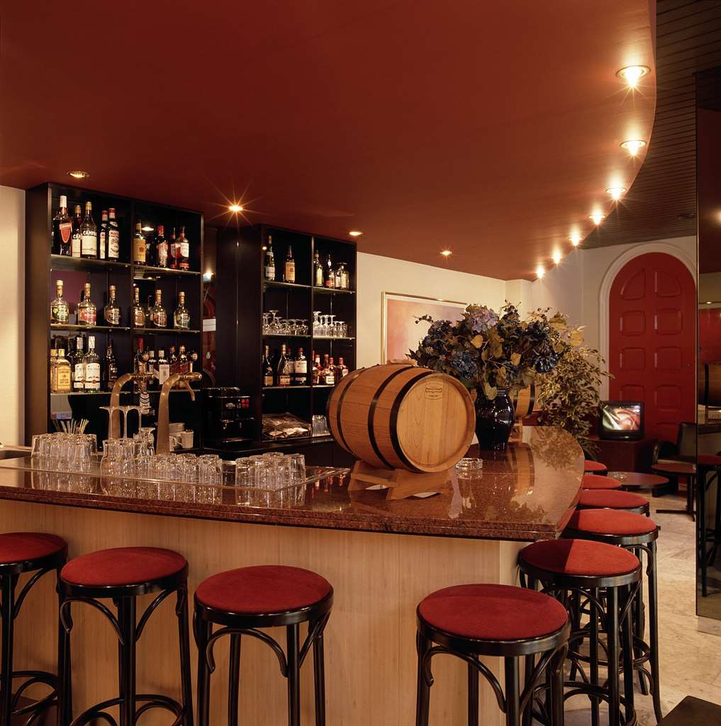 Фото Best Western Dam Square Inn