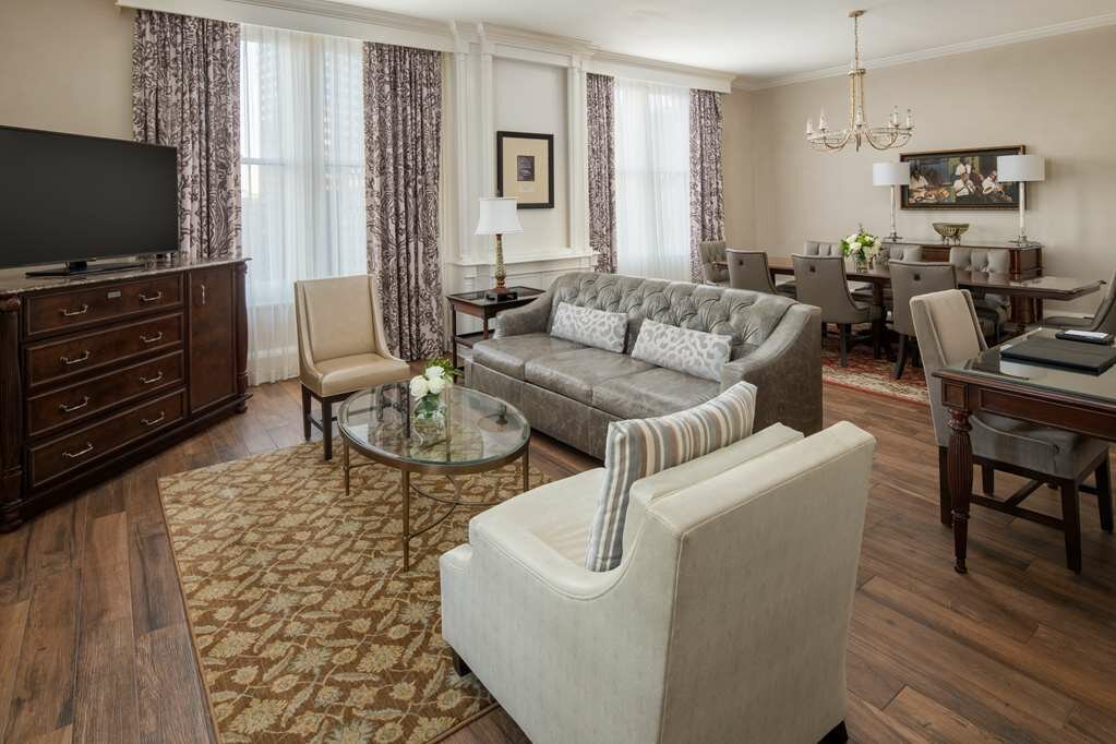 Фото The Roosevelt New Orleans, A Waldorf Astoria Hotel