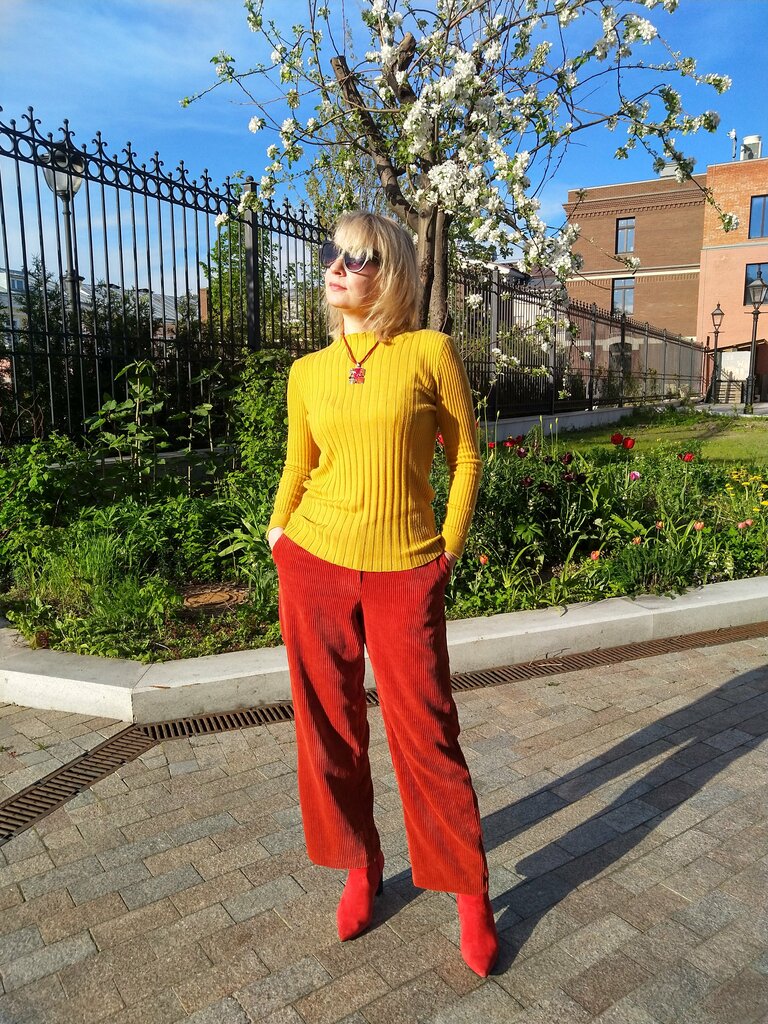 Online store office Yoox Net-A-Porter Group, Dubai, photo