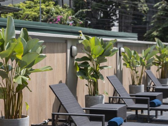 Фото Tropicana Suites