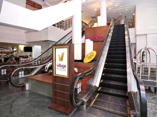 Фото Village Hotel Albert Court by Far East Hospitality
