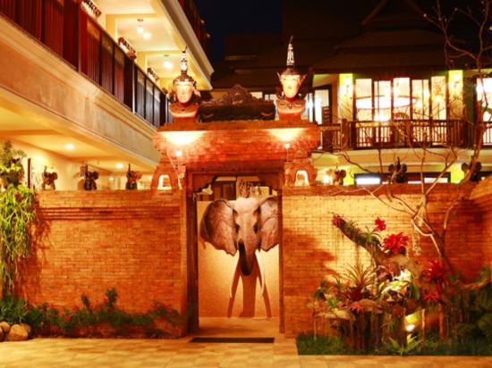 Фото At Chiang Mai Hotel