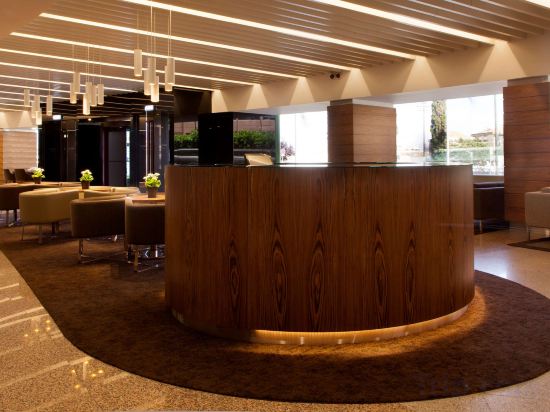 Фото Ramada by Wyndham Lisbon