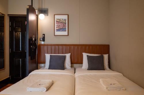 Фото Josh Hotel