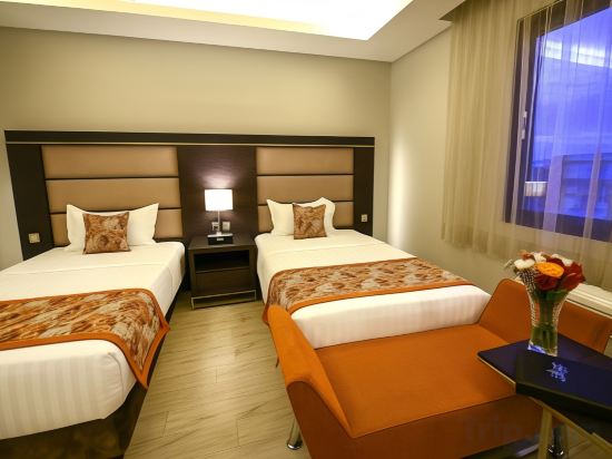 Фото Отель The Athena