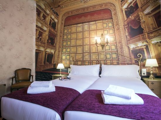 Фото Casual Madrid del Teatro