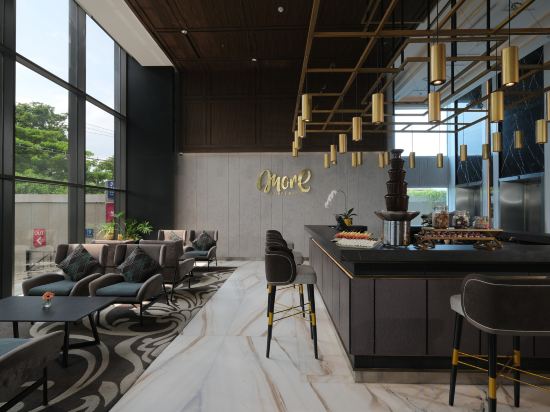 Фото Movenpick Surabaya City