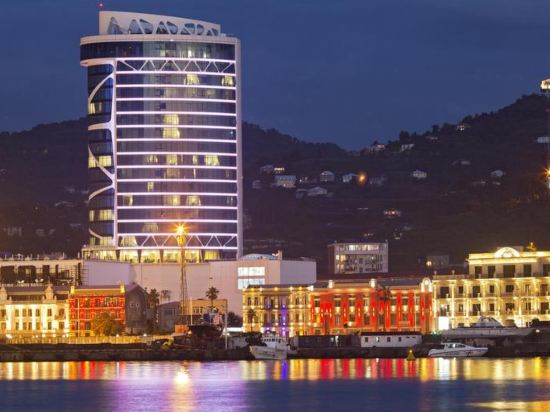 Фото отеля 1