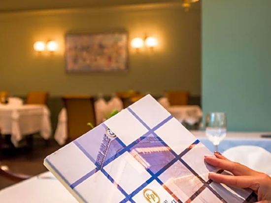 Фото Crystal Palace Boutique Hotel