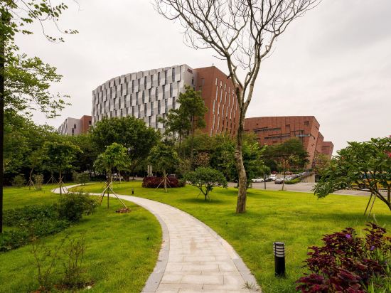 Фото Guangzhou Baiyun International Convention Center LN Dongfang Hotel