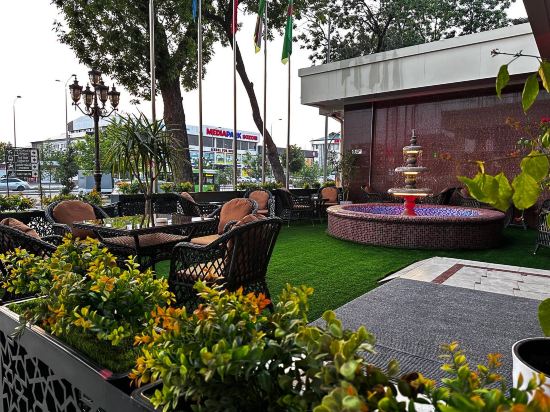 Фото Khan Palace Hotel