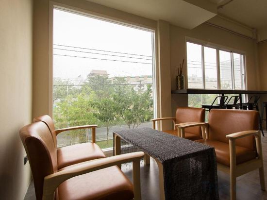 Фото Lazy Sunday Hostel