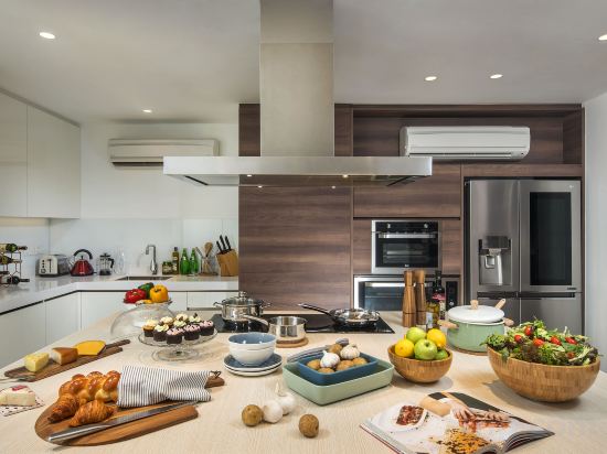 Фото Lanson Place Winsland, Singapore