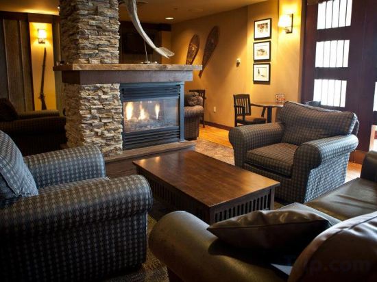 Фото The Explorer Hotel Yellowknife