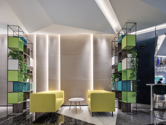 Фото Ibis styles Nanjing South Railway Station North Square Hotel