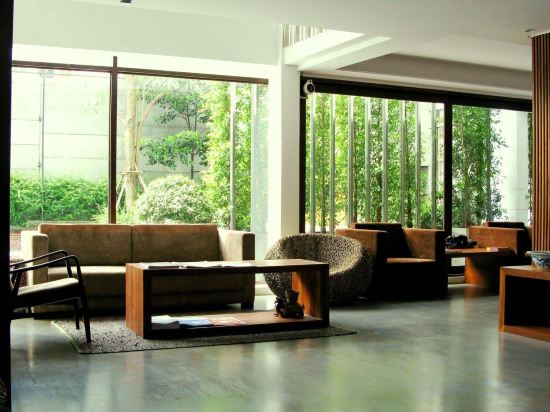 Фото LUXX Langsuan Hotel