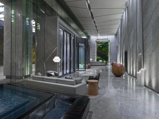 Фото Park Inn by Radisson Hongya Cave Monument for Liberation