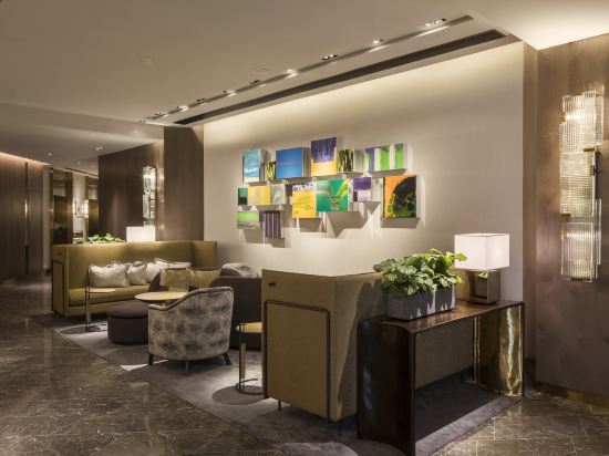 Фото Hyatt Centric Victoria Harbour Hong Kong