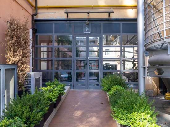 Фото B&B Hotel Roma Tuscolana San Giovanni