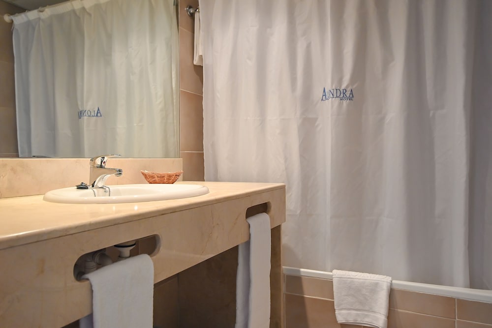 Фото Hotel Alondra