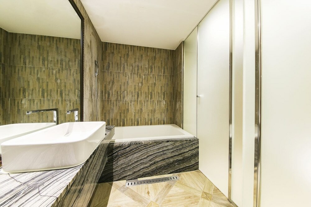 Фото Zenith Hotel