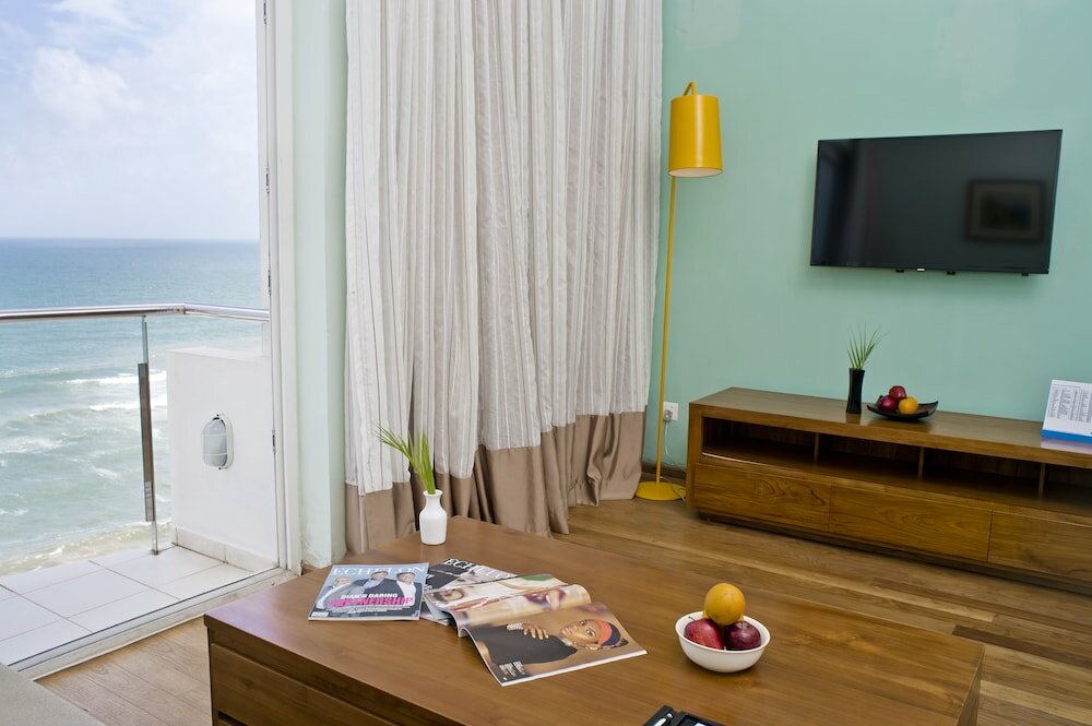 Фото Ocean Edge Suites & Hotel Colombo