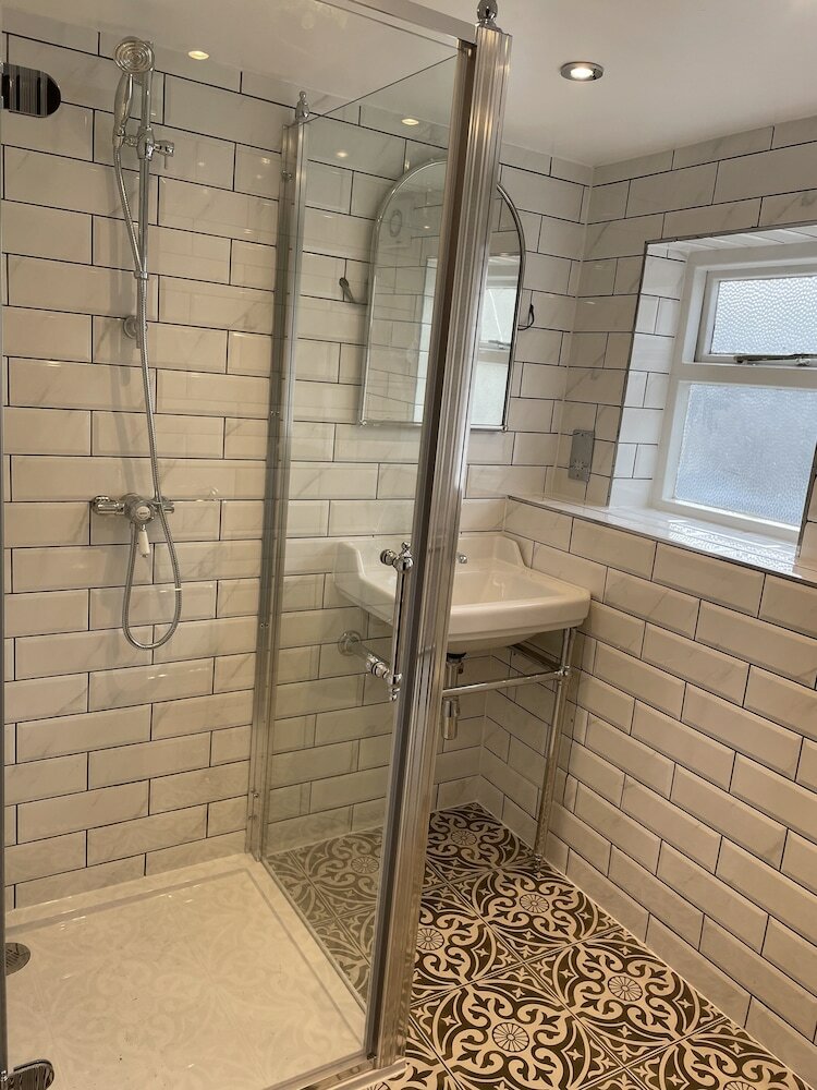 Фото Albany Hotel