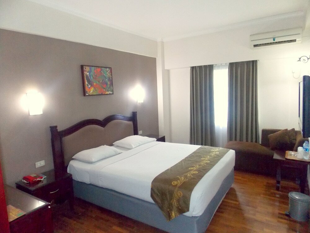 Фото Hotel Mega Proklamasi