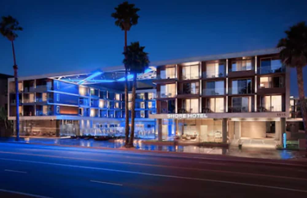 Фото Shore Hotel