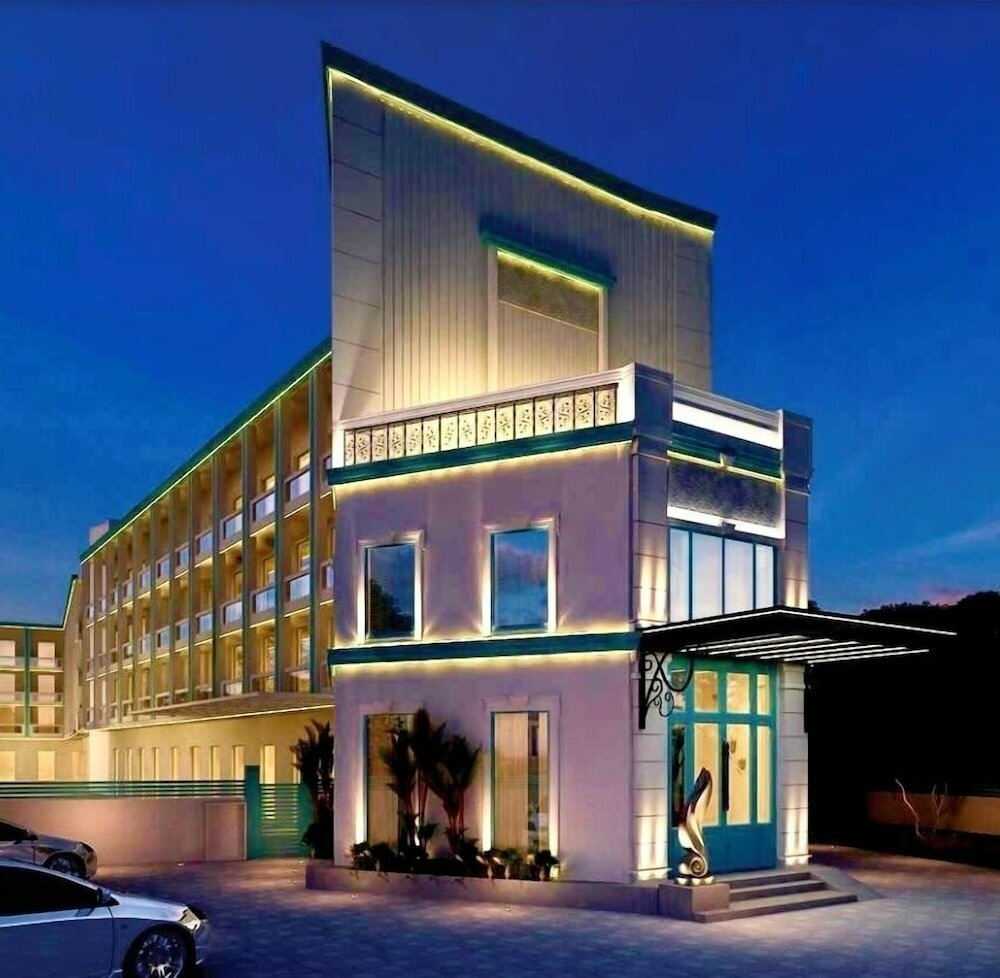 Фото Ramada by Wyndham Goa Arpora