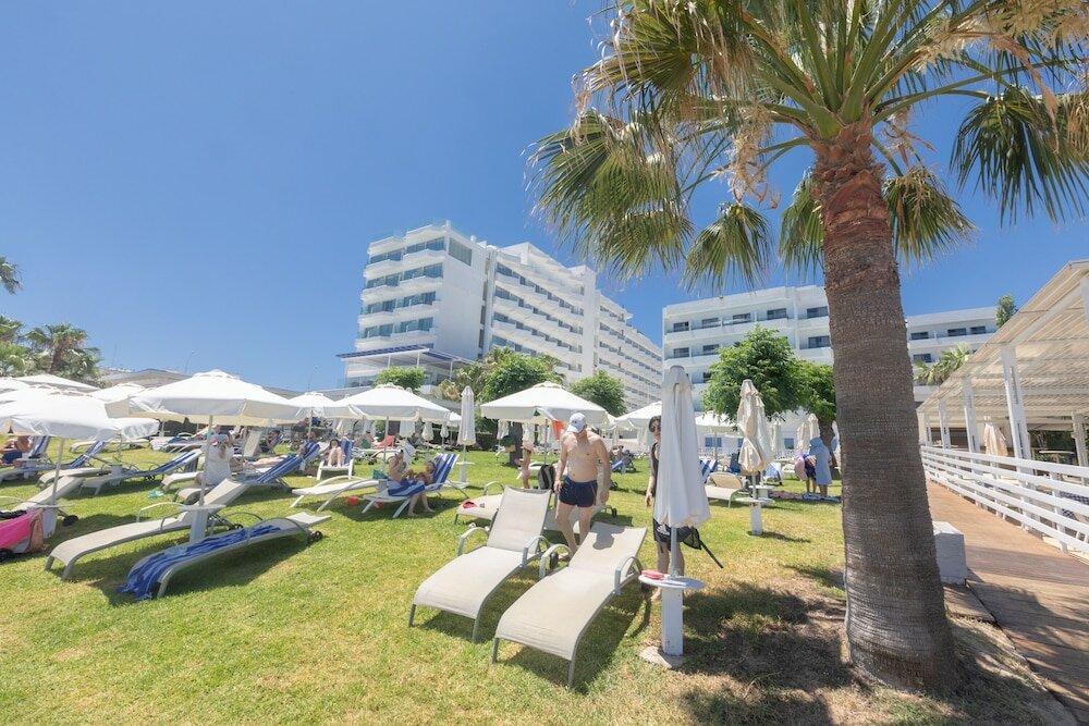 Фото Iliada Beach Hotel