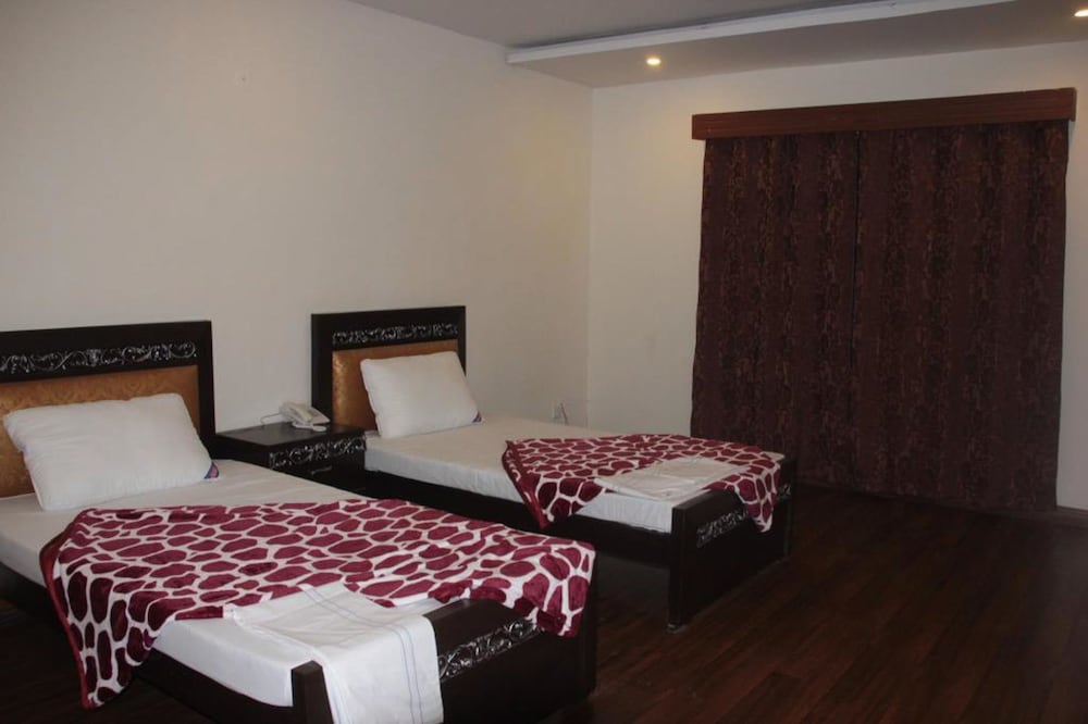 Фото Grand Millennium Hotel