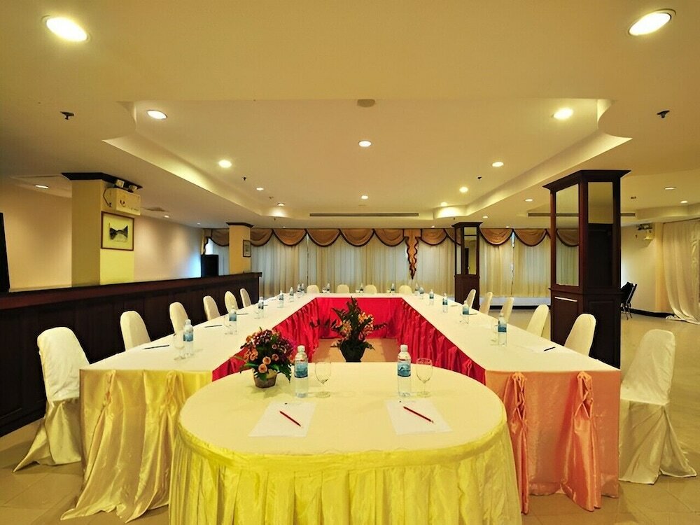 Фото Thipurai City Hotel