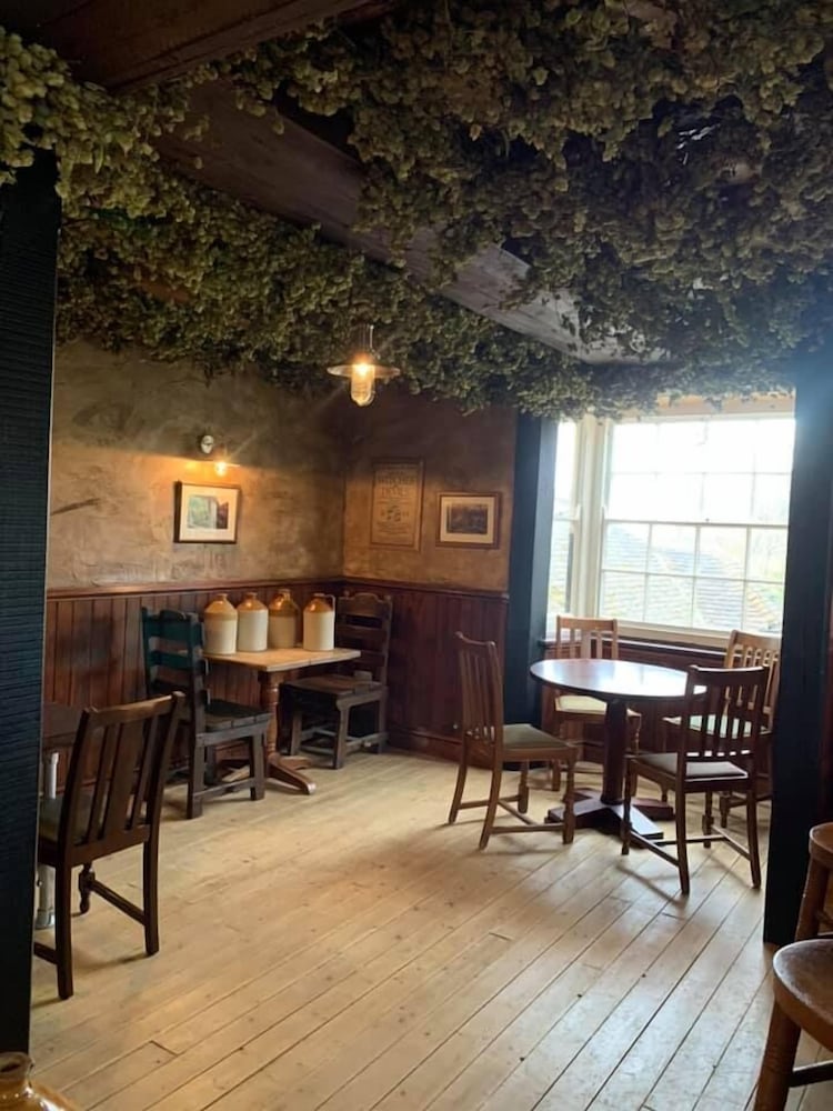 Фото The Black Horse Inn