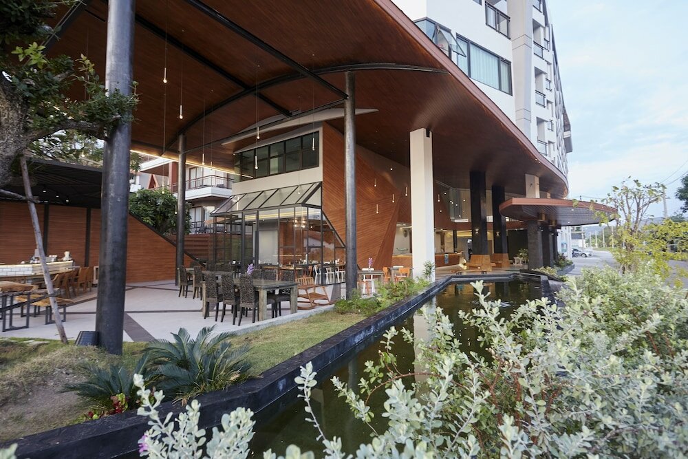 Фото The Whe-la Wha-le Hotel