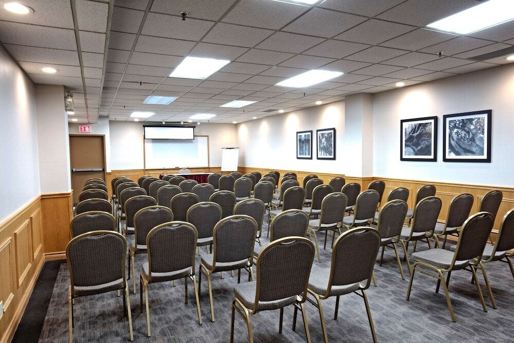 Фото Best Western Voyageur Place Hotel